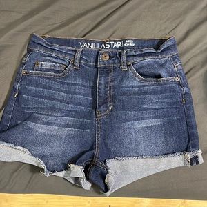 Vanilla star super high rise Jean shorts